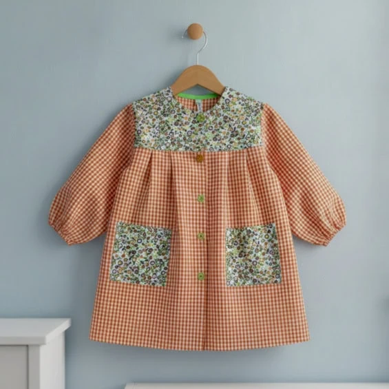 bata escolar naranja flores